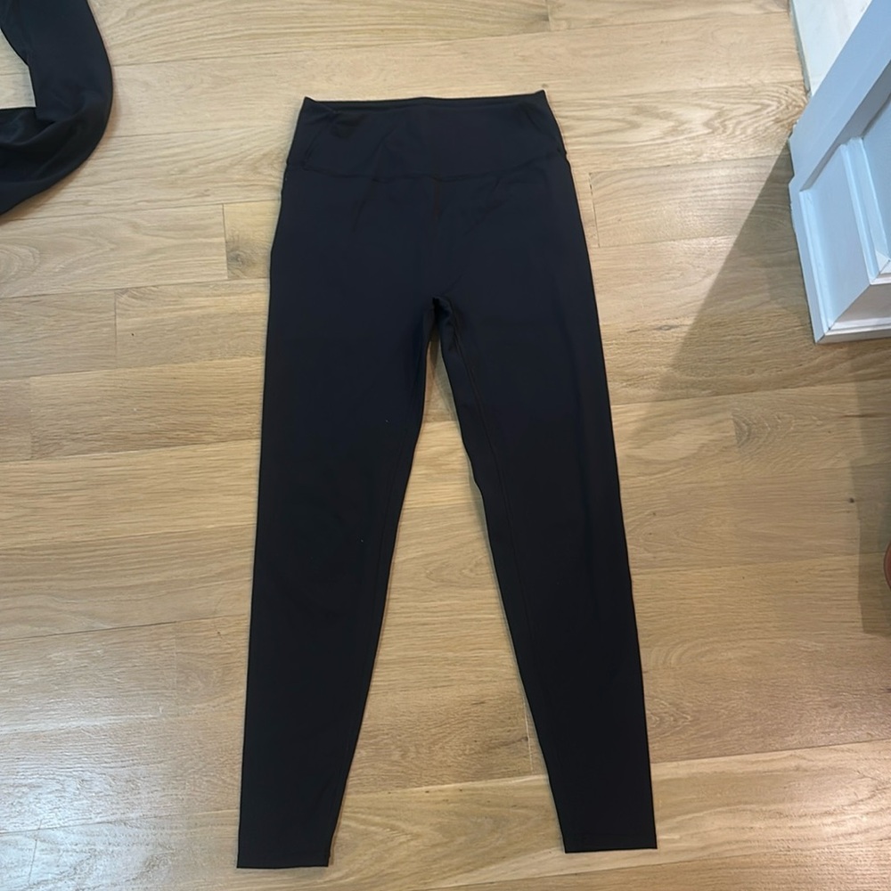 Nike skims dri fit legging size medium 26”  matte obsidian